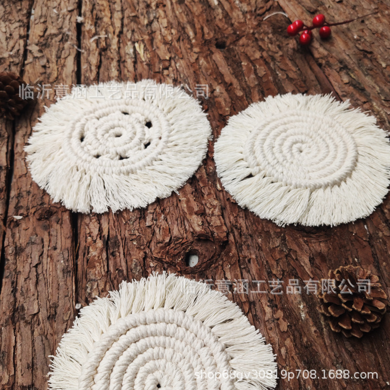 Hand-woven coasters Round tassel coasters table MATS Western food MATS heat insulation MATS creative cotton cord MATS