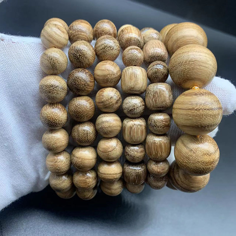 Vietnam Agarwood Bracelet Milk Fragrance Wood Men&#039;s and Women&#039;s Same Buddha Beads Bracelet Milk Fragrance Eaglewood Bracelet Stall Running Rivers and Lakes