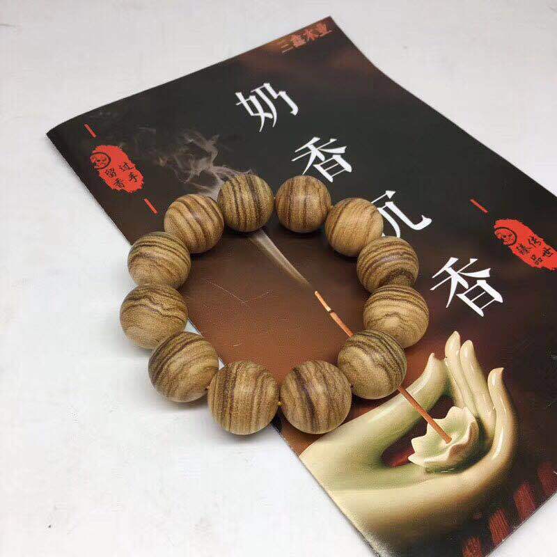 Vietnam Agarwood Bracelet Milk Fragrance Wood Men's and Women's Same Buddha Beads Bracelet Milk Fragrance Eaglewood Bracelet Stall Running Rivers and Lakes