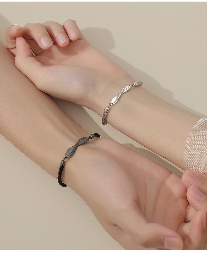 S925 Sterling Silver Mobius Strip Couple Bracelet Men and Women Simple Woven Hand Strap Pair Student Gift Hand Jewelry
