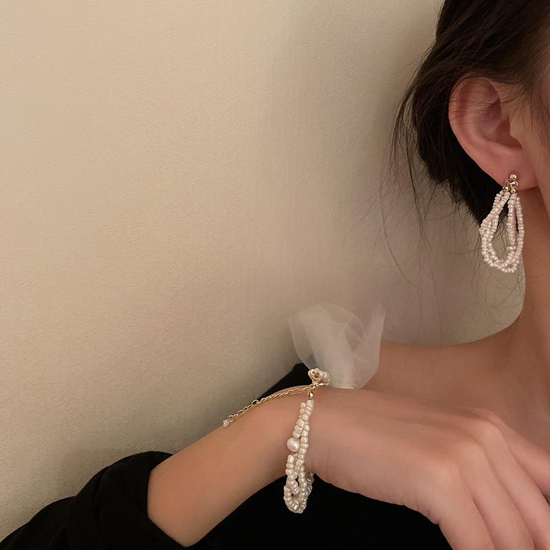 925 Silver Needle Multi-Layer Pearl Beads Bracelet Necklace Ear Stud Korean Design Geometric Simple Hand Jewelry Necklace Earrings for Women 925 Silver Needle Multi-Layer Pearl Beads Bracelet Necklace Ear Stud Korean Design Geometric Simple Hand Jewelry Necklace Earrings for Women