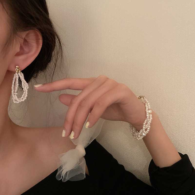 925 Silver Needle Multi-Layer Pearl Beads Bracelet Necklace Ear Stud Korean Design Geometric Simple Hand Jewelry Necklace Earrings for Women 925 Silver Needle Multi-Layer Pearl Beads Bracelet Necklace Ear Stud Korean Design Geometric Simple Hand Jewelry Necklace Earrings for Women