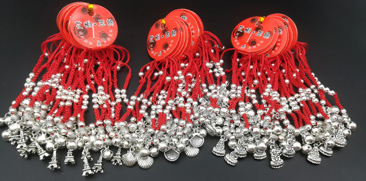 A1524 Imitation Silver Bell Red Rope Bracelet Jewelry Jewelry Yiwu 2 Yuan Two Yuan Shop Supplies for Stall and Night Market Wholesale