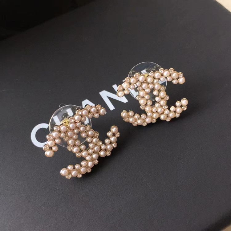 Classic Style New Pearl Necklace European and American Style Xiangjia Retro Diamond Double C Necklace Bracelet Ear Studs Earrings Pendant Classic Style New Pearl Necklace European and American Style Xiangjia Retro Diamond Double C Necklace Bracelet Ear Studs Earrings Pendant