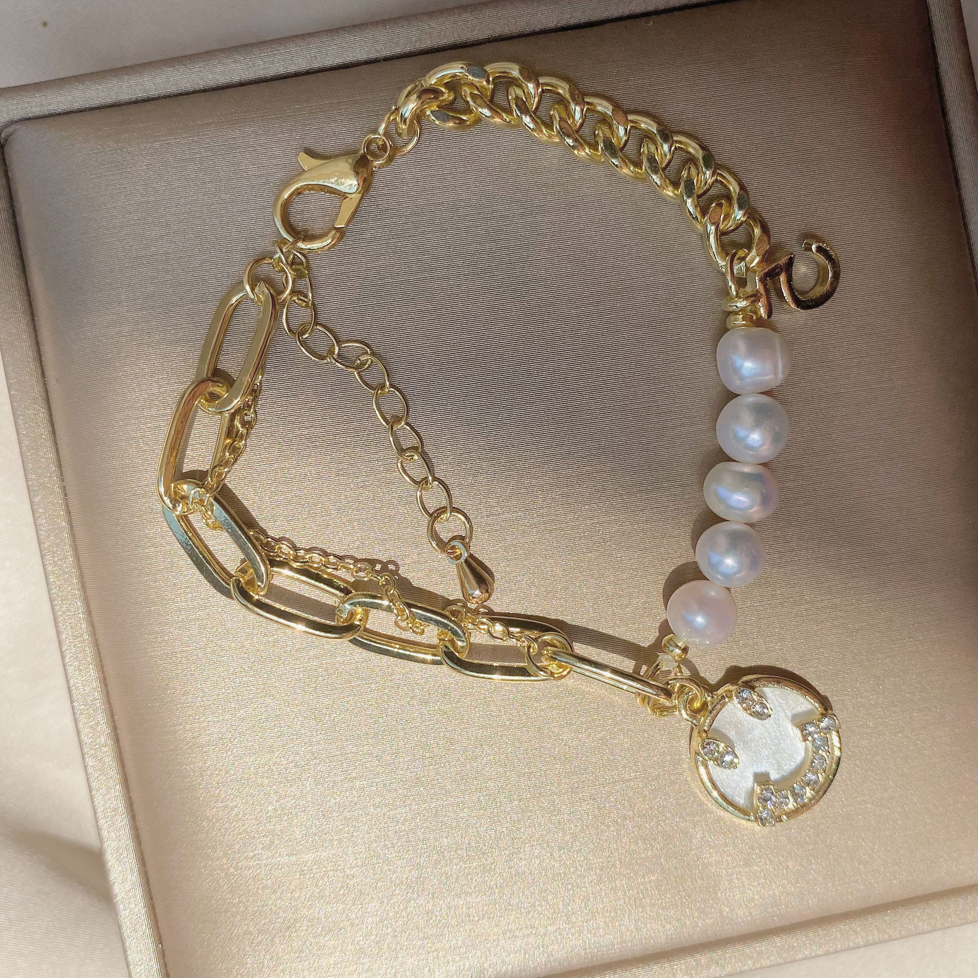 Smiley Baroque Natural Pearl Bracelet Special-Interest Design High Sense New Girlfriends Girls Bracelet Ornament Wholesale Smiley Baroque Natural Pearl Bracelet Special-Interest Design High Sense New Girlfriends Girls Bracelet Ornament Wholesale