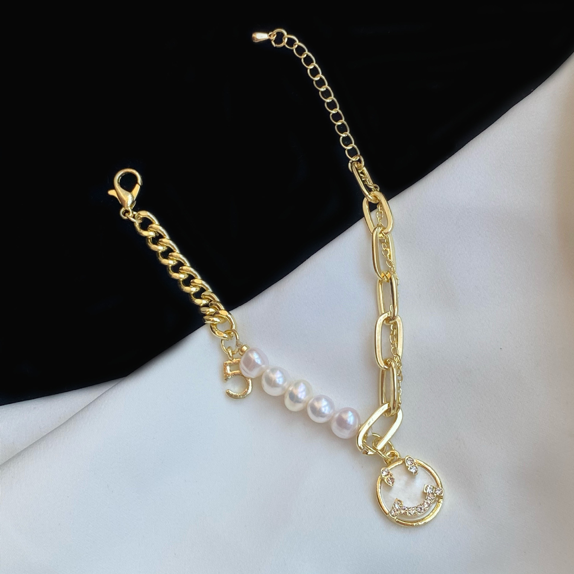 Smiley Baroque Natural Pearl Bracelet Special-Interest Design High Sense New Girlfriends Girls Bracelet Ornament Wholesale Smiley Baroque Natural Pearl Bracelet Special-Interest Design High Sense New Girlfriends Girls Bracelet Ornament Wholesale