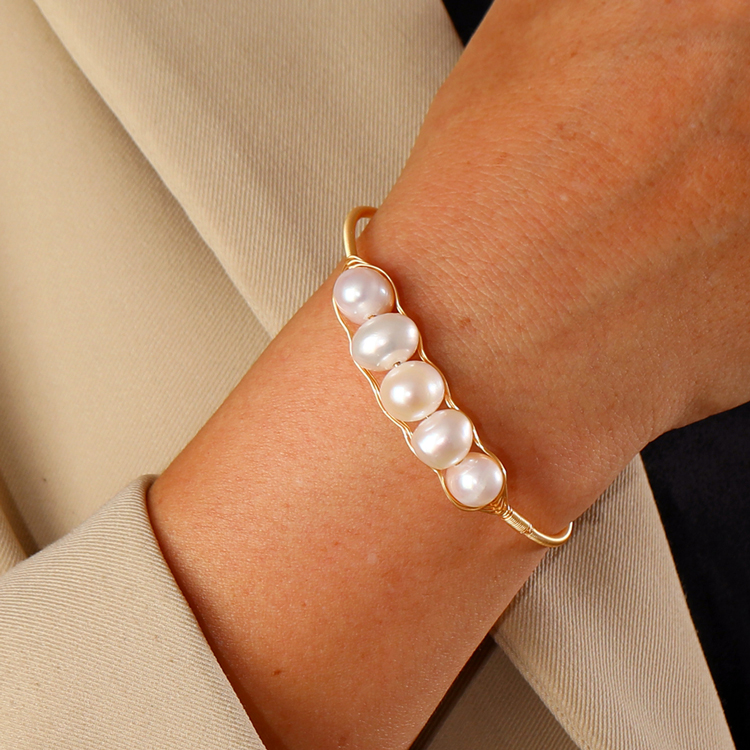New High Quality Affordable Luxury Style 18K Gold Natural Freshwater Pearl Bracelet Five Pure White