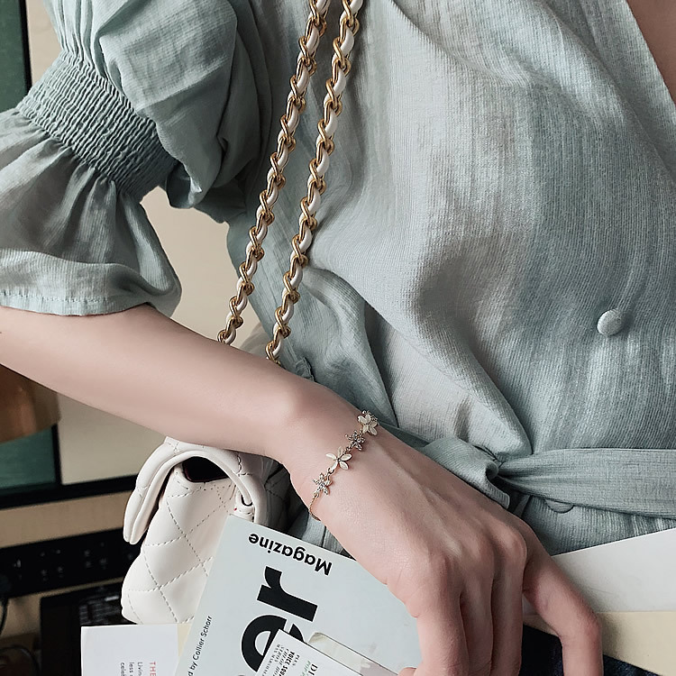 Strawberry Crystal String Beads Baroque Freshwater Pearl Cold Style Ins Niche Korean Style Bracelet Student Bracelet Female Strawberry Crystal String Beads Baroque Freshwater Pearl Cold Style Ins Niche Korean Style Bracelet Student Bracelet Female