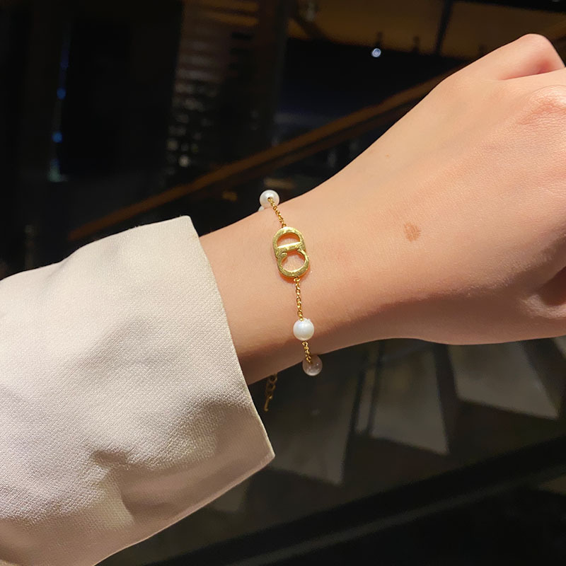 Women's Korean-Style Simple Titanium Steel Pearl Bracelet Ins Love Star Moon Double-Layer Stainless Steel Cuban Link Chain Trendy Bracelet Women's Korean-Style Simple Titanium Steel Pearl Bracelet Ins Love Star Moon Double-Layer Stainless Steel Cuban Link Chain Trendy Bracelet