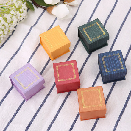 Spot supply of large circle yellow cloth window bracelet bracelet box jewelry box manufacturers direct wholesale