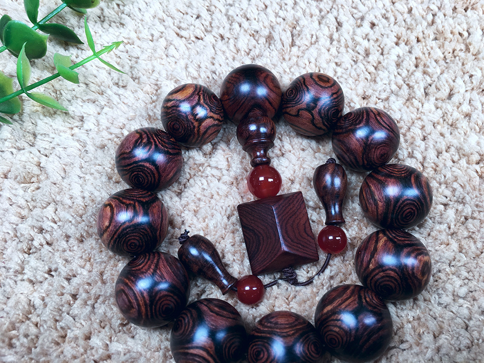 Hainan Scented Rosewood Bracelet 2.0 Face-to-Eye Purple Pear Old Materials Men's and Women's 108 Sea Yellow Beads Bracelet Hainan Scented Rosewood Bracelet 2.0 Face-to-Eye Purple Pear Old Materials Men's and Women's 108 Sea Yellow Beads Bracelet