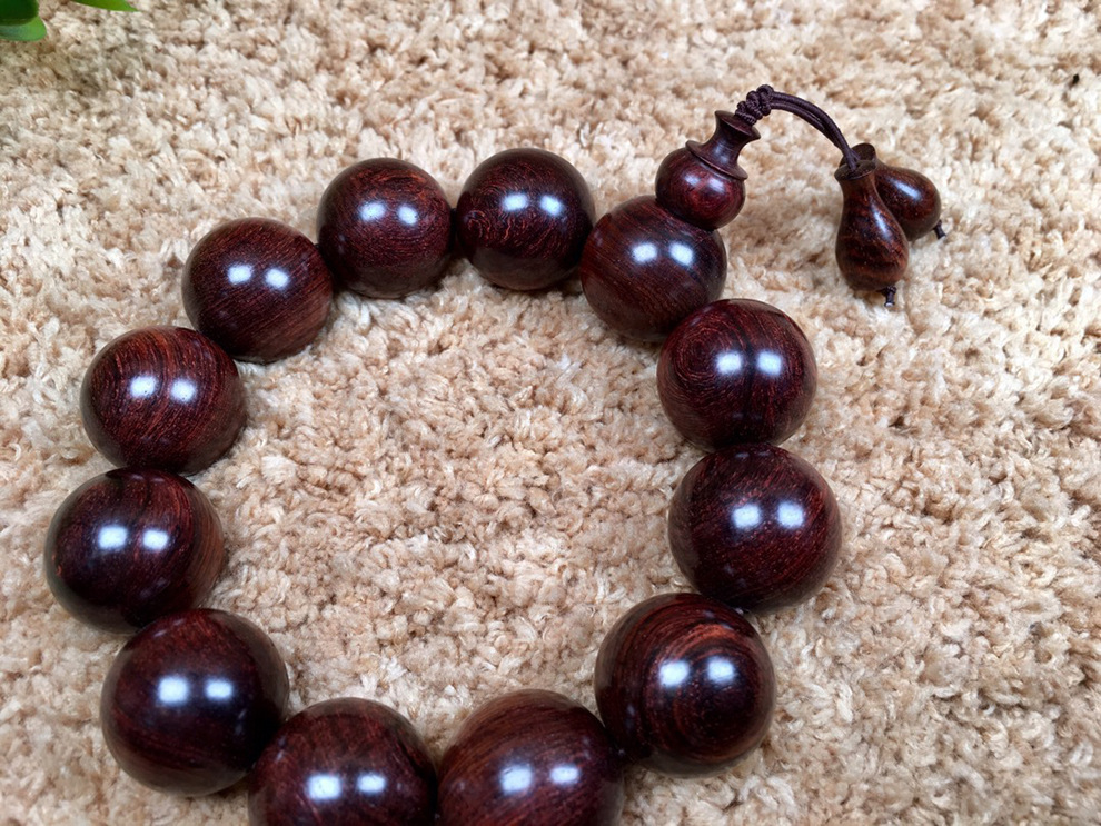 Hainan Scented Rosewood Bracelet 2.0 Face-to-Eye Purple Pear Old Materials Men's and Women's 108 Sea Yellow Beads Bracelet Hainan Scented Rosewood Bracelet 2.0 Face-to-Eye Purple Pear Old Materials Men's and Women's 108 Sea Yellow Beads Bracelet