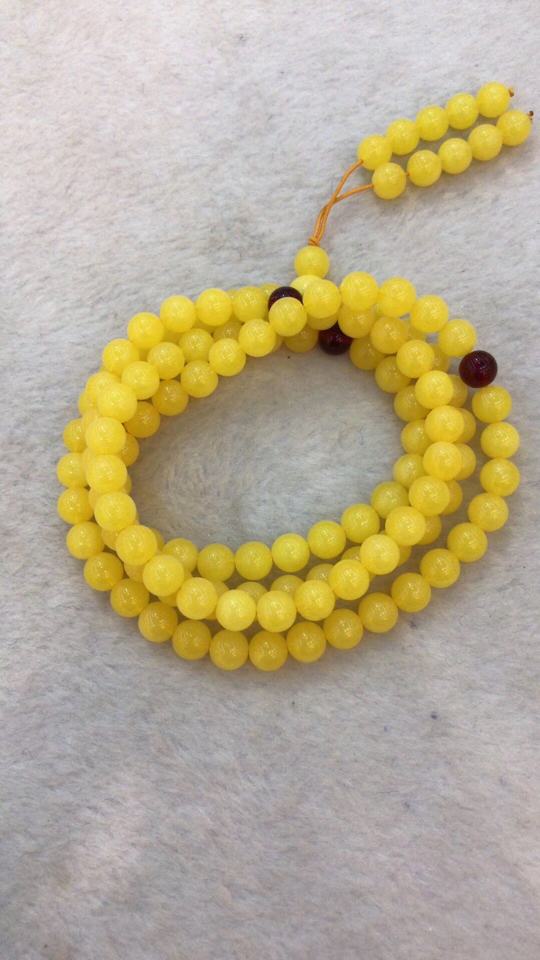 Hot style amber beeswax 8MM108 beads bracelet female chicken oil yellow second generation blood Po jin Po blue Po hand