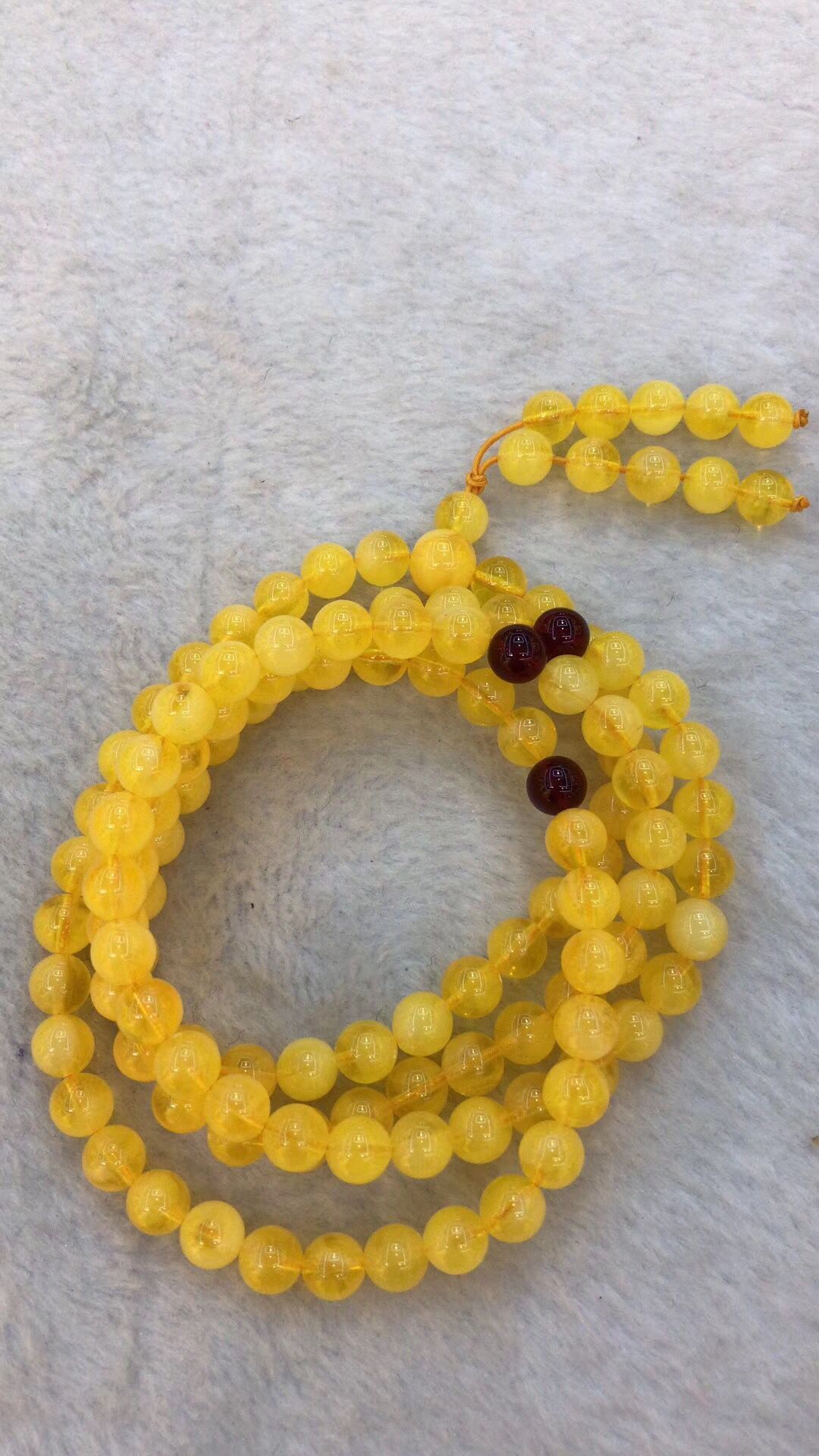 Hot style amber beeswax 8MM108 beads bracelet female chicken oil yellow second generation blood Po jin Po blue Po hand