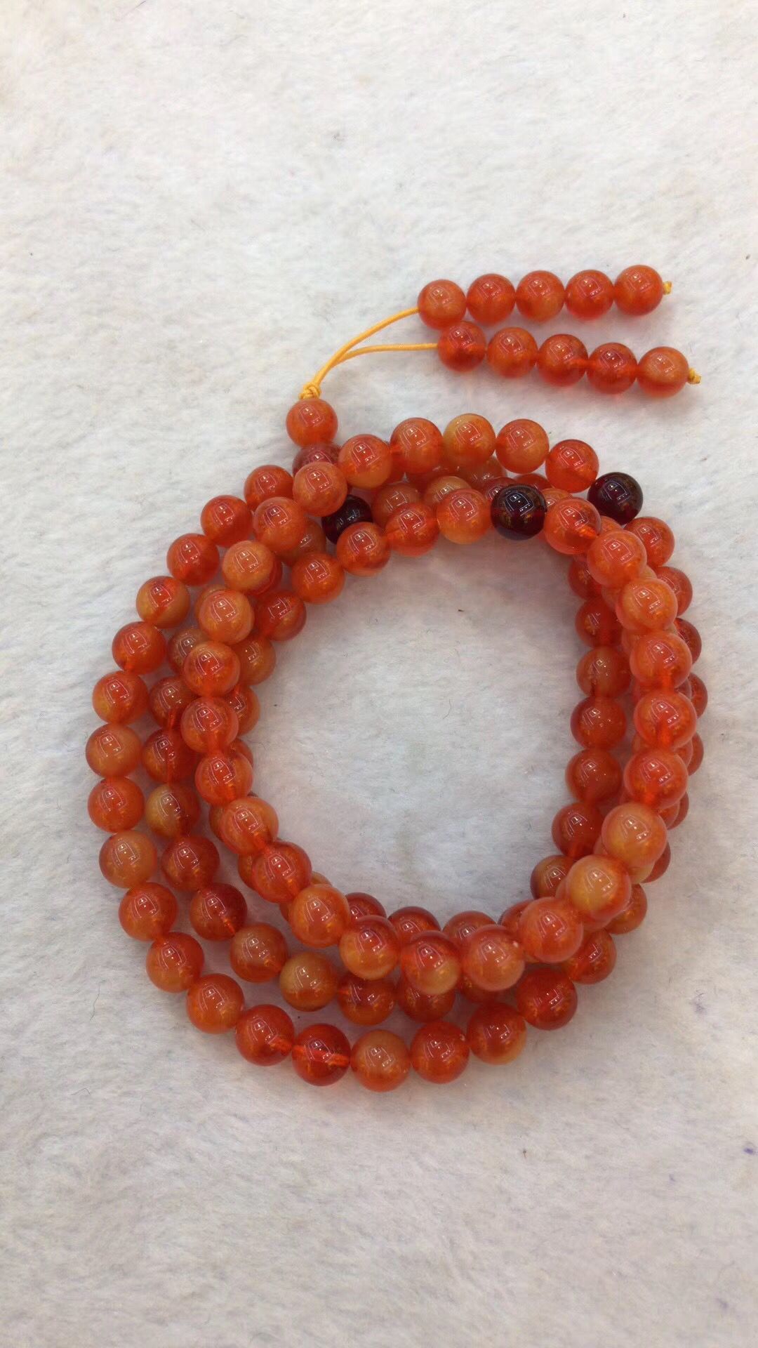 Hot style amber beeswax 8MM108 beads bracelet female chicken oil yellow second generation blood Po jin Po blue Po hand