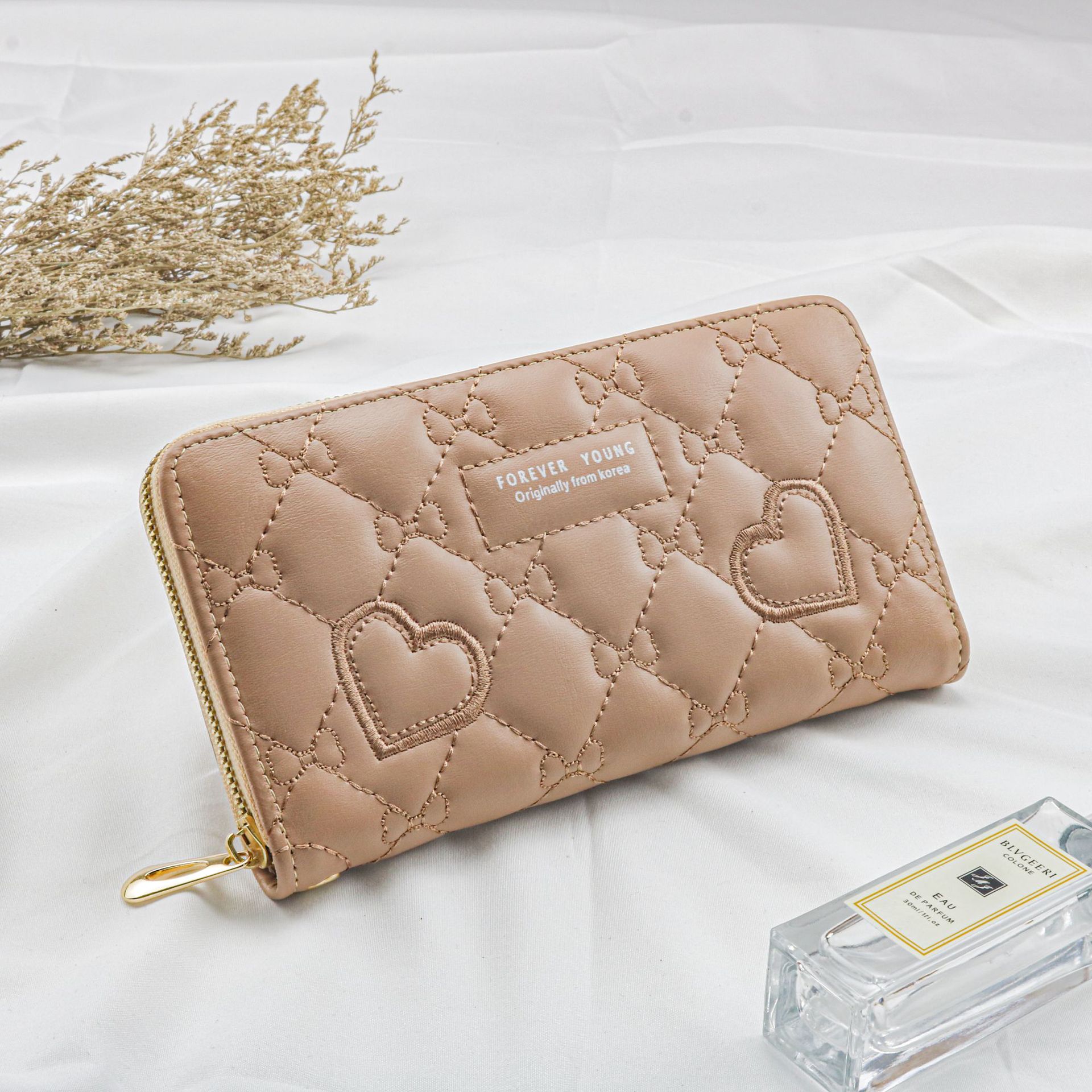 Embroidered Women's Wallet Trendy Hand-Held Single-Pull Wallet Heart-Shaped Coin Purse Multiple Card Slots Adult Wallet