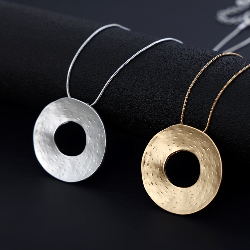 Foreign Trade 2021 New Women's Dress Accessories Korean Style Alloy Flash Rope Women's Handmade Natural Stone Short Clavicle Necklace