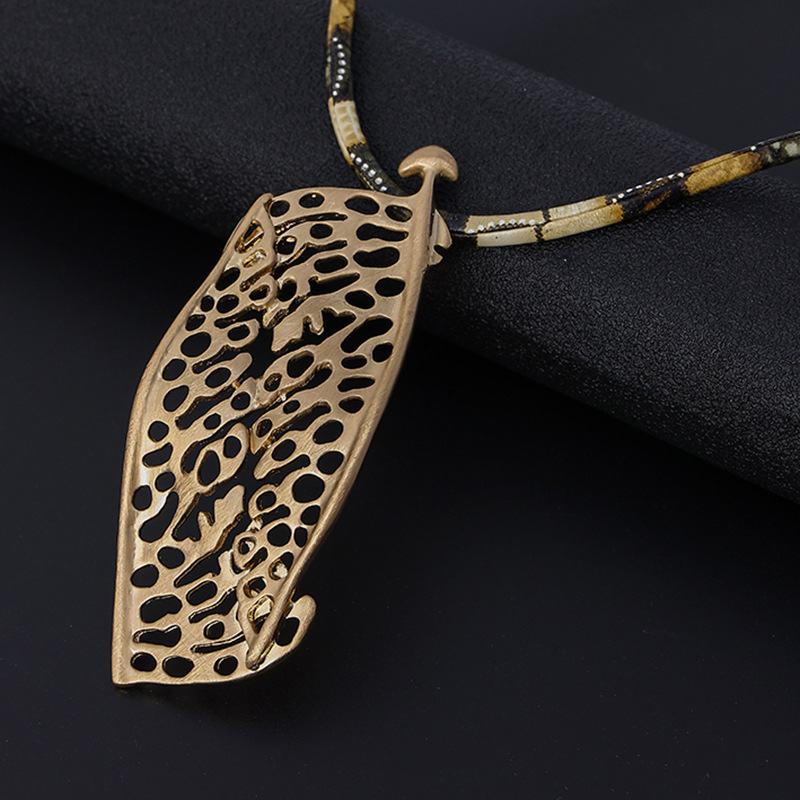 2021 Autumn and Winter New Necklace European and American Retro Natural Stone High-Grade Tassel Sweater Chain Ladies Alloy Long Necklace