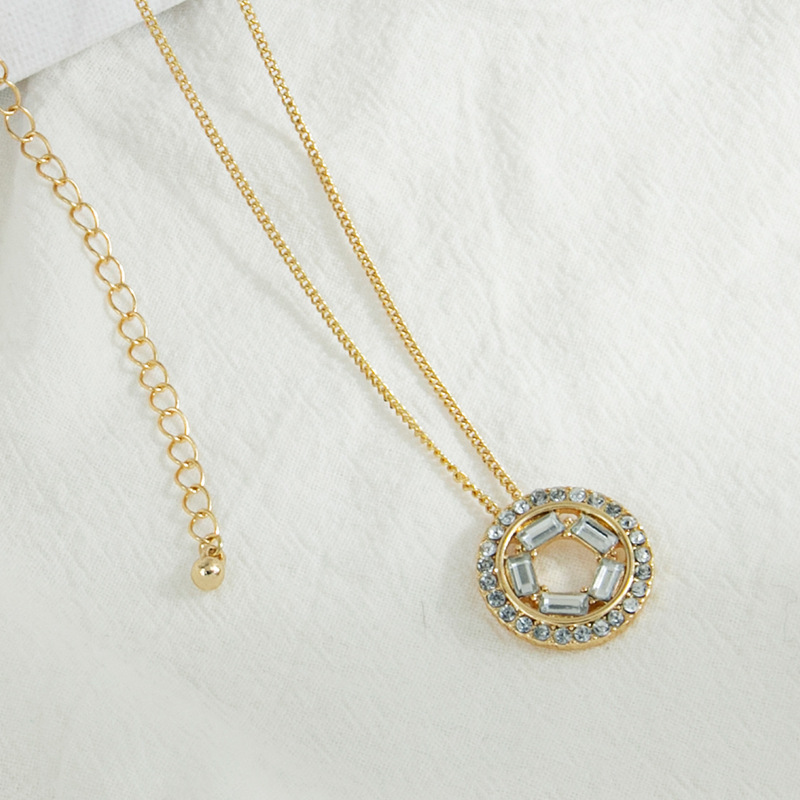 European and American Foreign Trade Retro Necklace for Women Ins Cold Style Simple Clavicle Chain Instafamous Design Sense Choker Wholesale