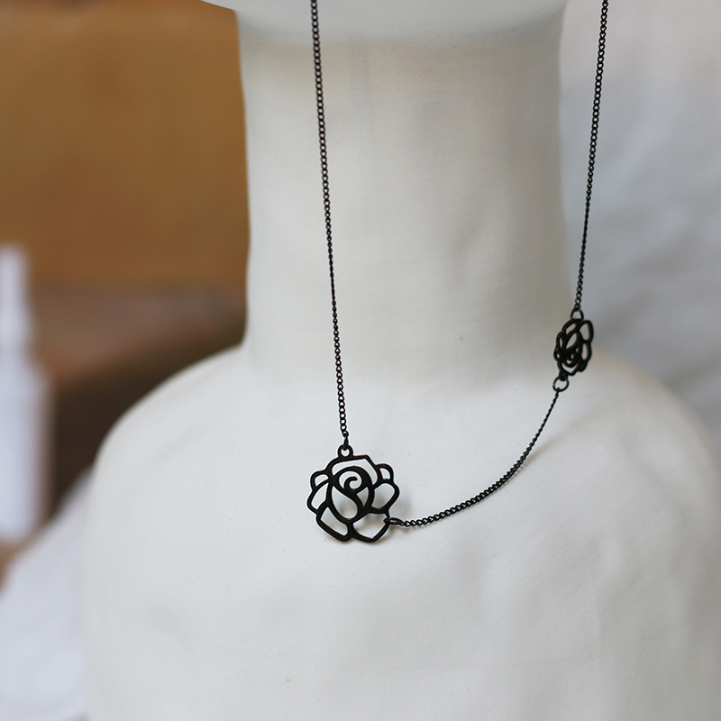 Homemade Black Cut-out Elegant Camellia Necklace Choker Necklace Clavicle Chain Titanium Steel Plated Black Gold 14K Hair Generation Homemade Black Cut-out Elegant Camellia Necklace Choker Necklace Clavicle Chain Titanium Steel Plated Black Gold 14K Hair Generation