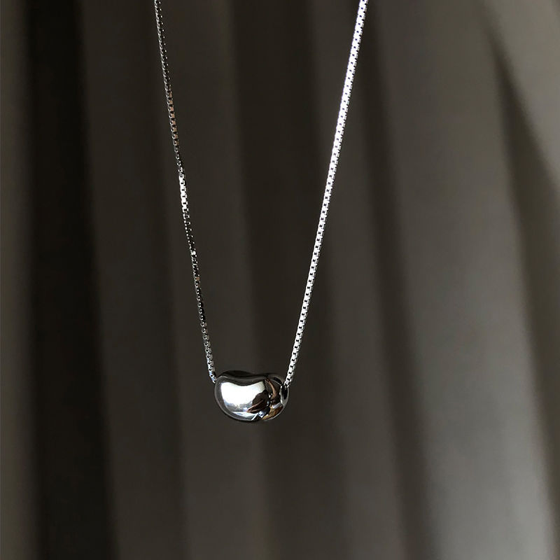 Titanium Steel Necklace Jequirity Bean Pendant Necklace Clavicle Chain Internet Celebrity Minimalist Temperament Choker Cold Style All-Match Necklace