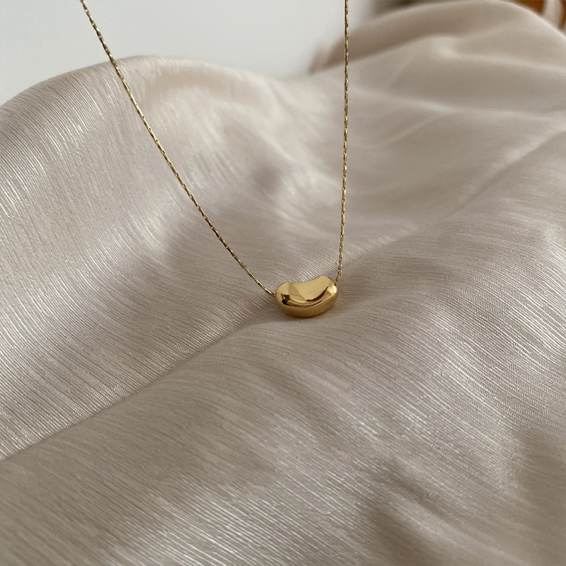 Titanium Steel Necklace Jequirity Bean Pendant Necklace Clavicle Chain Internet Celebrity Minimalist Temperament Choker Cold Style All-Match Necklace