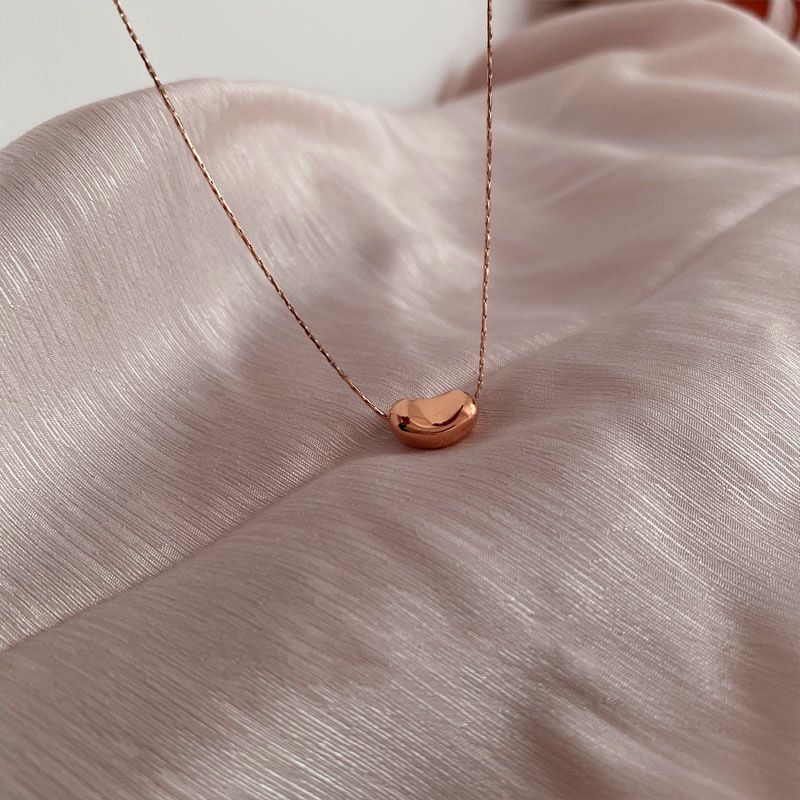 Titanium Steel Necklace Jequirity Bean Pendant Necklace Clavicle Chain Internet Celebrity Minimalist Temperament Choker Cold Style All-Match Necklace