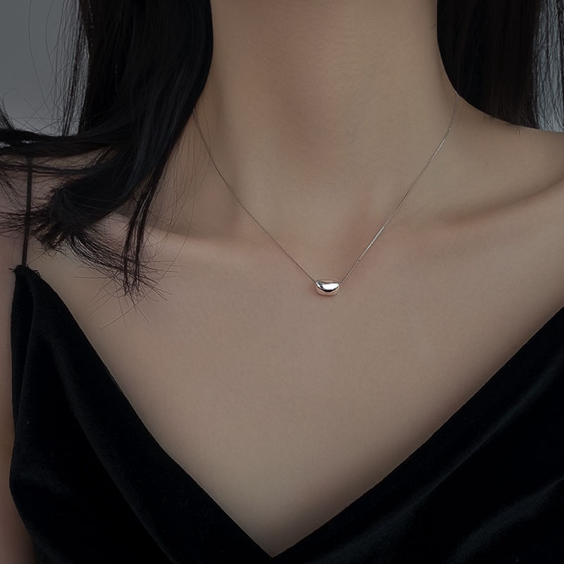 Titanium Steel Necklace Jequirity Bean Pendant Necklace Clavicle Chain Internet Celebrity Minimalist Temperament Choker Cold Style All-Match Necklace