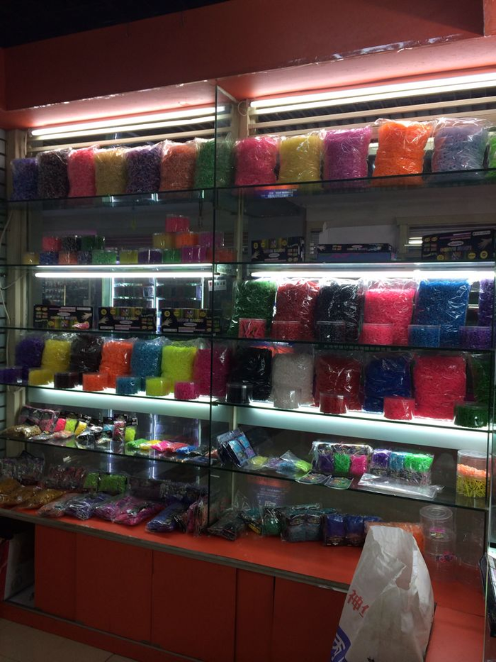 Taobao for factory wholesale self - made silicone rubber bracelet DIY bulk woven elastic band brightly colored