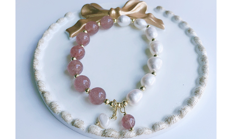 New strawberry crystal bracelet String natural freshwater Pearl zircon Adjustable Elastic retro Ins Design girl