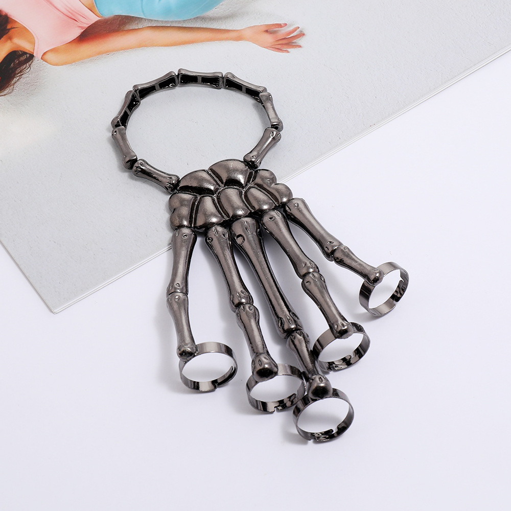 Hot Selling Halloween Bracelet European and American Punk Exaggerated Metal Texture Connecting Finger Ghost Hand Skull Bracelet Hand Jewelry Women