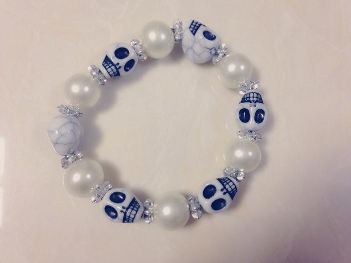Glass beads pearls silver skull bracelet S7 Glass beads pearls silver skull bracelet S7