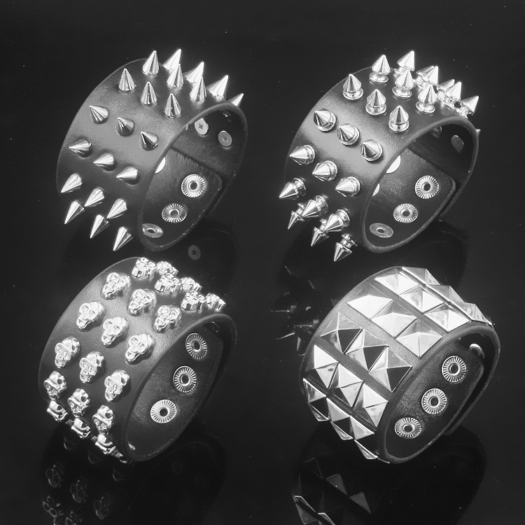 Rivet Skull Personality Barbed Rivet Self-Defense Punk Bracelet Men&#039;s and Women&#039;s Bracelet Rock Accessories Leather Bracelet