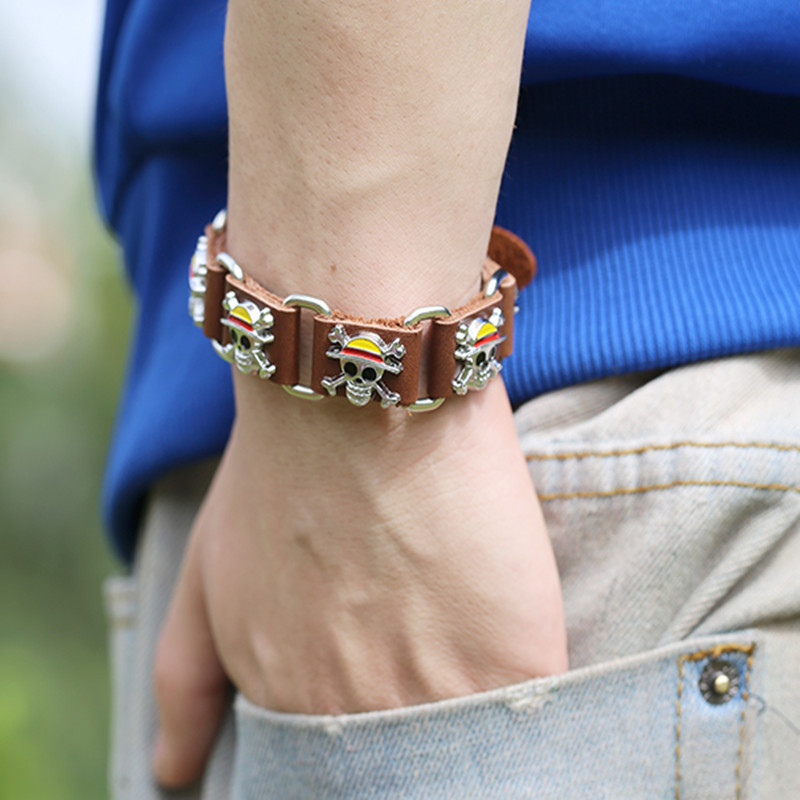 Online Distribution Pirate Skull Genuine Leather Bracelet Two Colors Optional Anime Peripheral Ornament Cattle Leather Bracelet