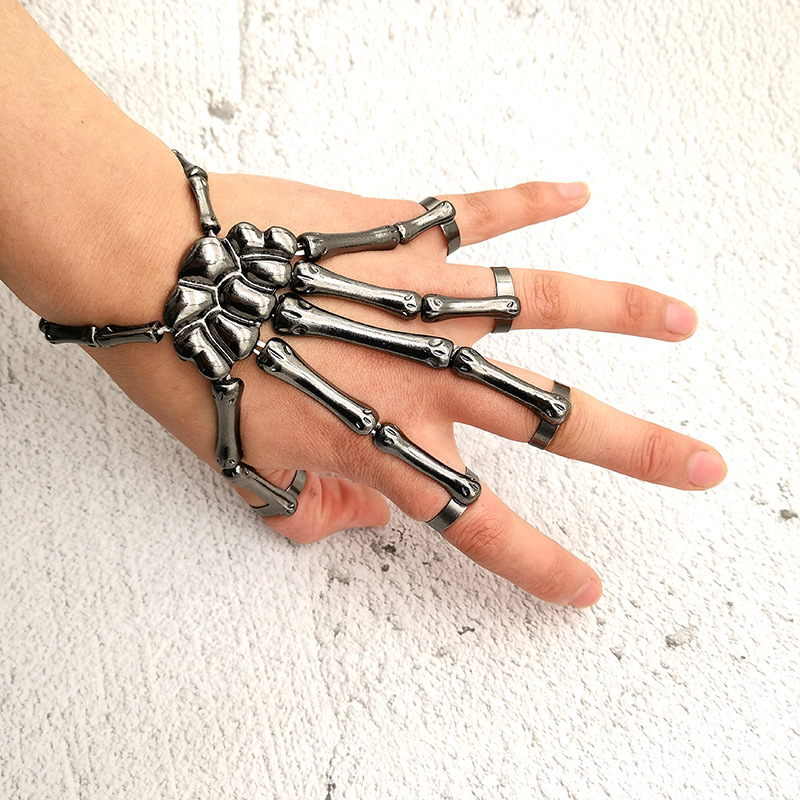 European and American Popular Halloween Bracelet Punk Exaggerated Ghost Hand Skull Bracelet Metal Texture Mitten-Type Bracelet Female