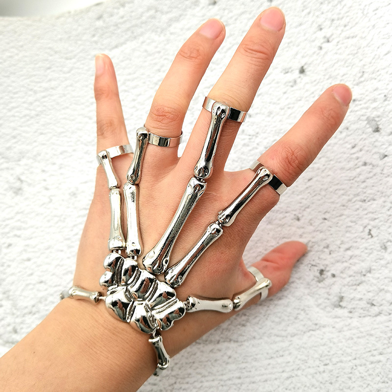 European and American Popular Halloween Bracelet Punk Exaggerated Ghost Hand Skull Bracelet Metal Texture Mitten-Type Bracelet Female
