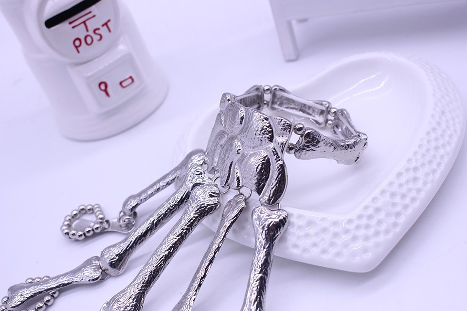 Halloween Ornaments Bracelet European and American Punk Exaggerated Skull Finger Bone Joint Finger Bracelet Women's Jewelry