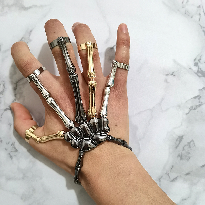 European and American Popular Halloween Bracelet Punk Exaggerated Ghost Hand Skull Bracelet Metal Texture Mitten-Type Bracelet Female