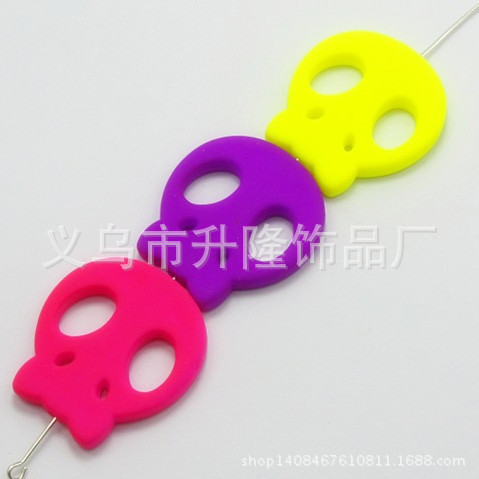 Yiwu Wholesale Popular Ghost Face Skull Fluorescent Color Handmade Bracelet Accessories DIY Fashion Scattered Beads