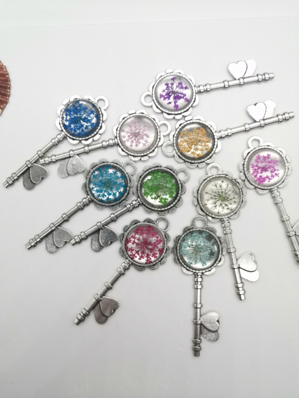 Antique silver key ornament pendant vintage dried flower time gem plant real flower necklace pendant Antique silver key ornament pendant vintage dried flower time gem plant real flower necklace pendant