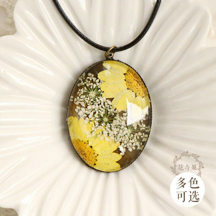 Time gem really dried flower necklace