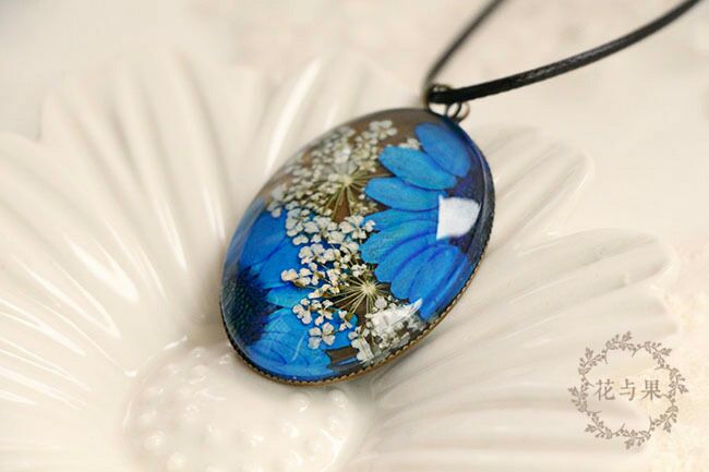 Time gem really dried flower necklace