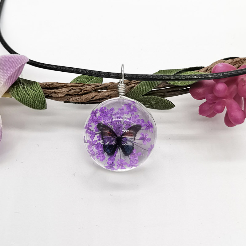 Creative butterfly lace lady necklace real flower dry flower time gem handmade features tourism necklace Creative butterfly lace lady necklace real flower dry flower time gem handmade features tourism necklace