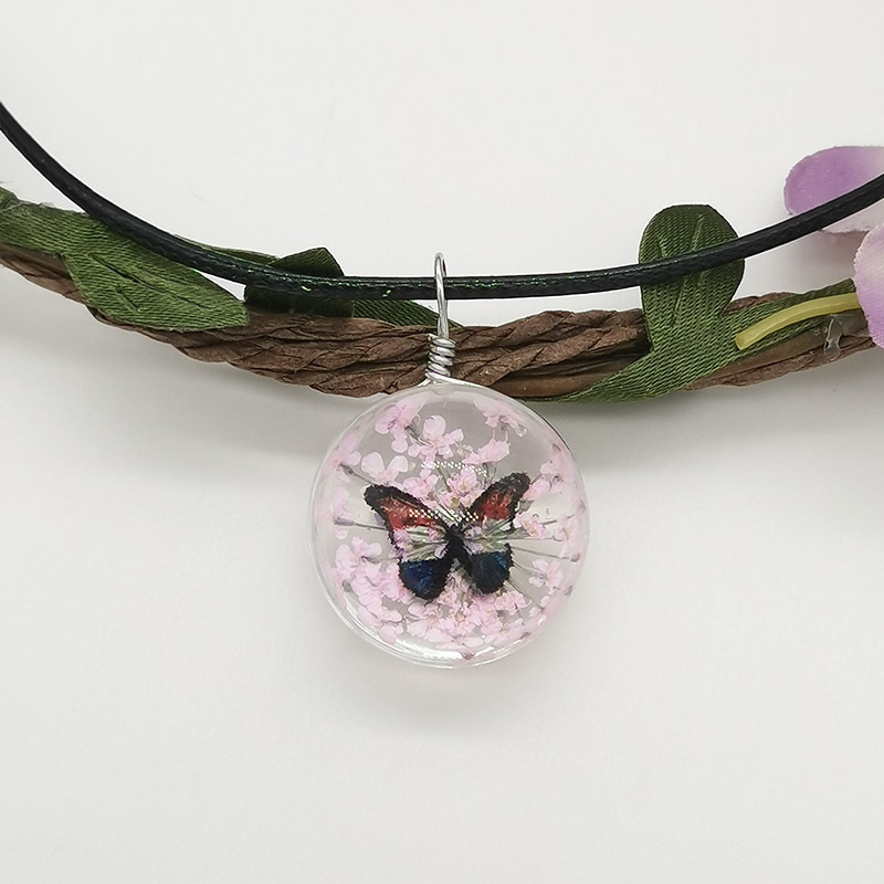Creative butterfly lace lady necklace real flower dry flower time gem handmade features tourism necklace Creative butterfly lace lady necklace real flower dry flower time gem handmade features tourism necklace