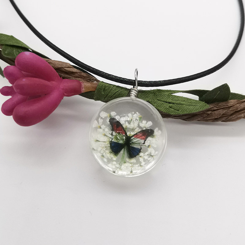 Creative butterfly lace lady necklace real flower dry flower time gem handmade features tourism necklace Creative butterfly lace lady necklace real flower dry flower time gem handmade features tourism necklace