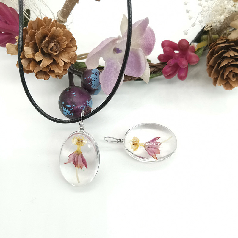New beautiful simple plant eternal life flower dance spend time gem dry flower pendant necklace girl adorn article