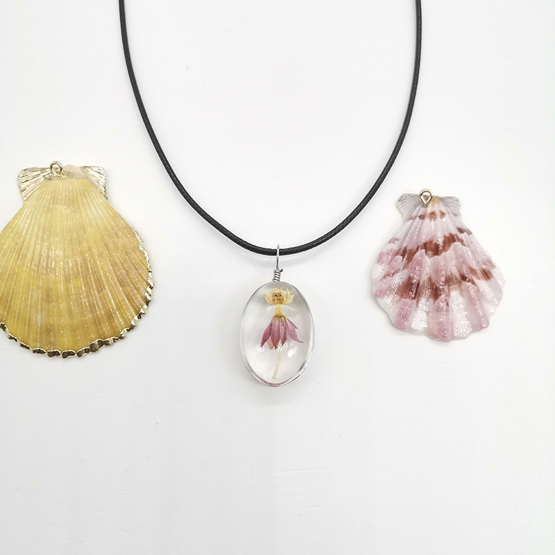 New beautiful simple plant eternal life flower dance spend time gem dry flower pendant necklace girl adorn article