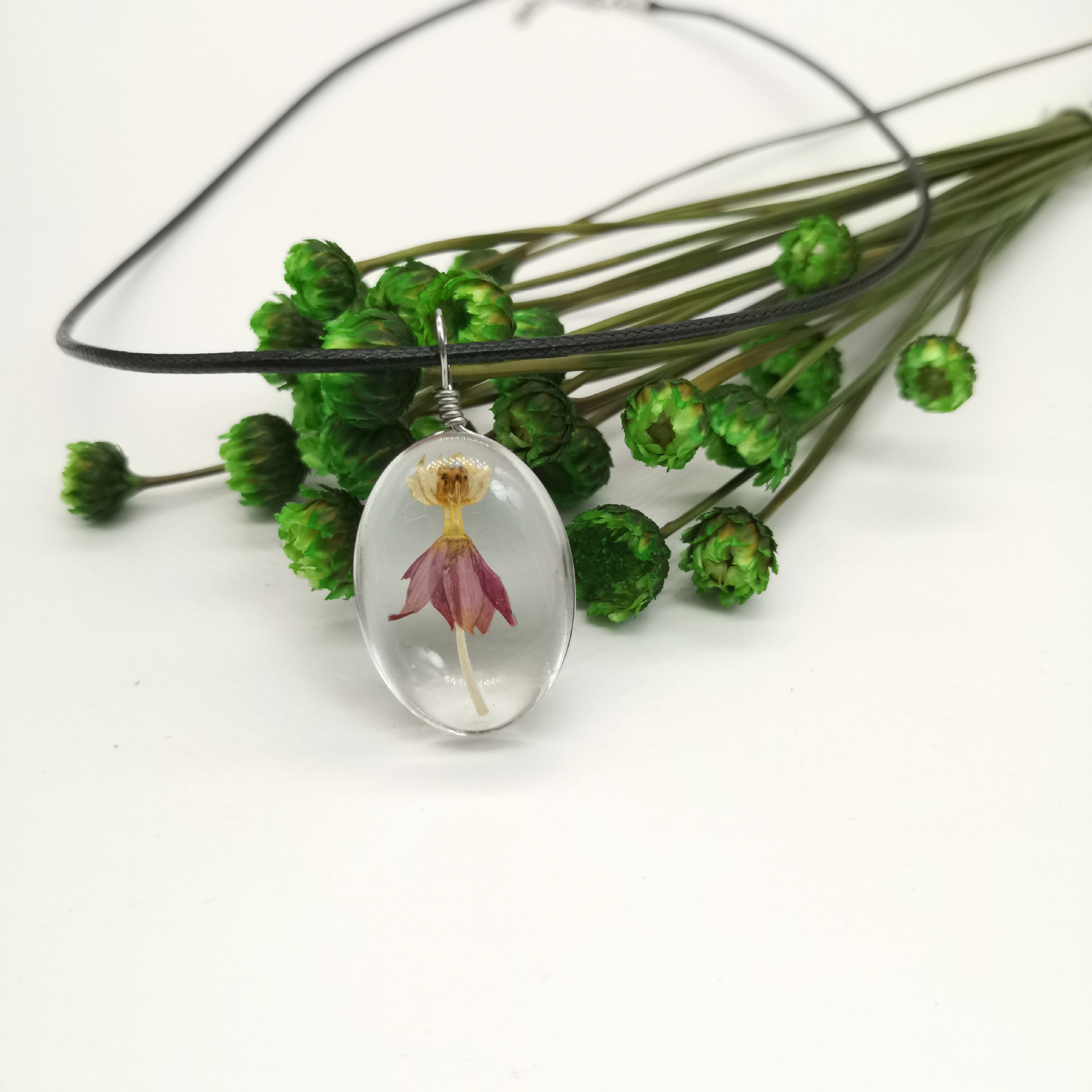 New beautiful simple plant eternal life flower dance spend time gem dry flower pendant necklace girl adorn article