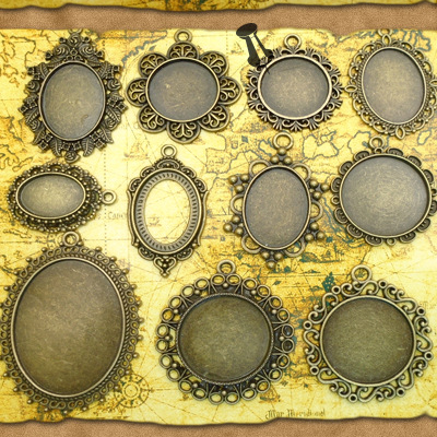 Vintage bronze accessories round single ear side time gem in the bottom of the box