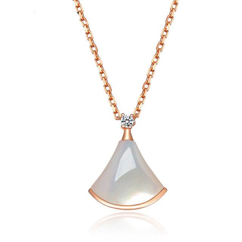 925 Silver Small Skirt Necklace Female Fan-Shaped White Conch Red Black Agate Plated 18K Rose Gold Clavicle Chain Short Pendant